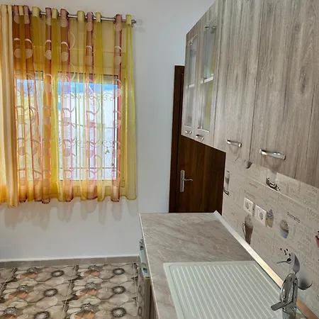 Gardenhouse2 Appartement Memlishte