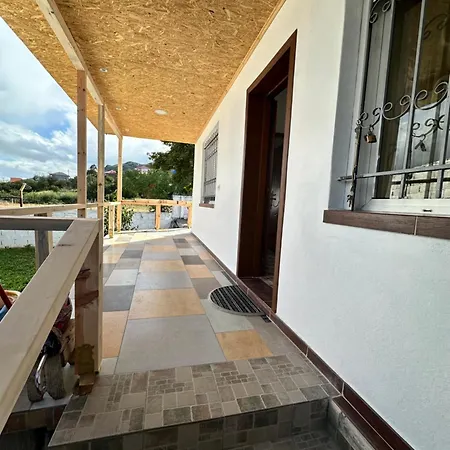 Gardenhouse2 * Memlishte